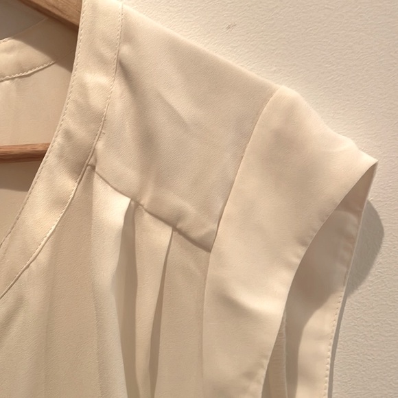 Daniel Rainn Women’s V-Neck Short Sleeve Tank Blouse. - Picture 4 of 5